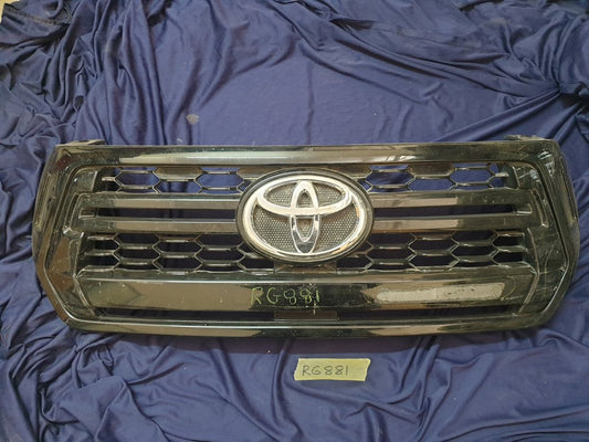 Toyota Hilux Radiator Grille - Chrome Scratches, Deep Scuffs