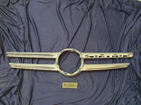 Mercedes-Benz E-Class W213 Radiator Grille - Wear and Tear, Missing chrome moulding