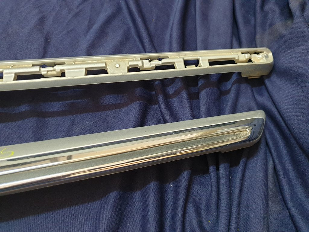 Mercedes-Benz E-Class W213 Radiator Grille - Wear and Tear, Missing chrome moulding