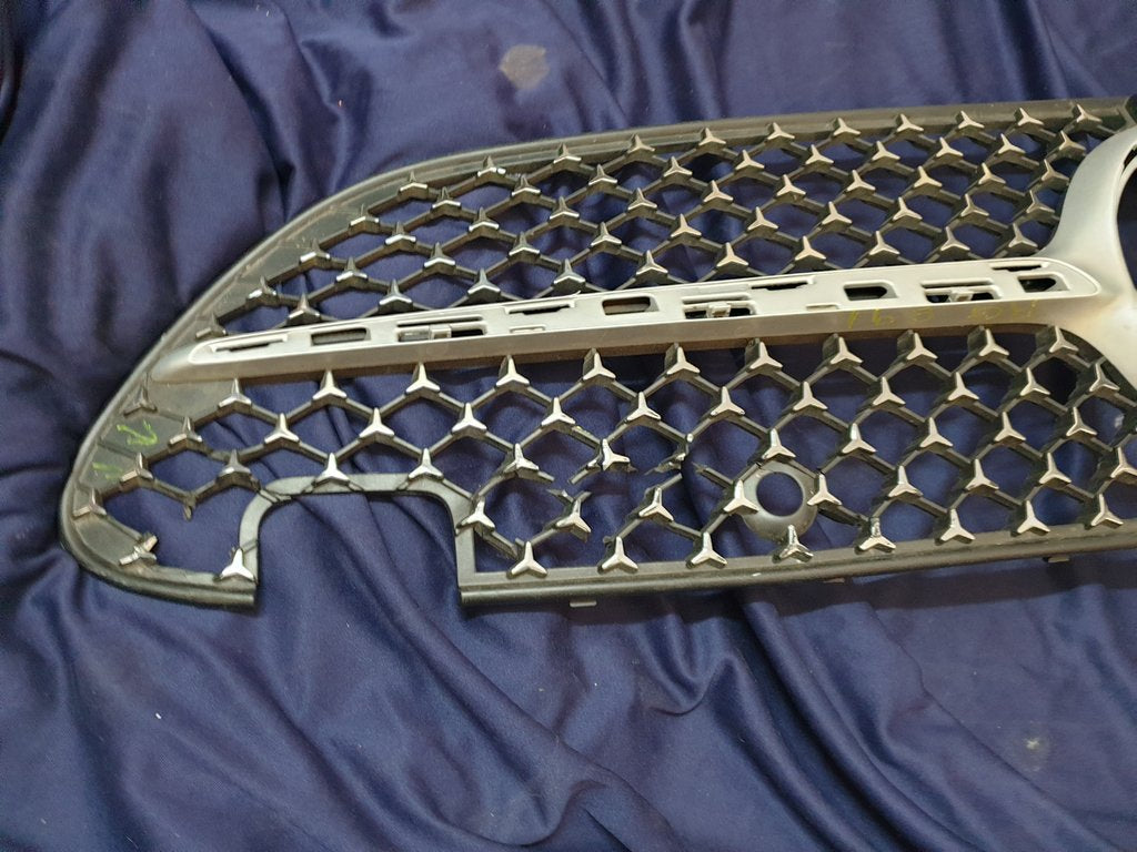 Mercedes-Benz C-Class W206 Radiator Grille - Broken Mesh