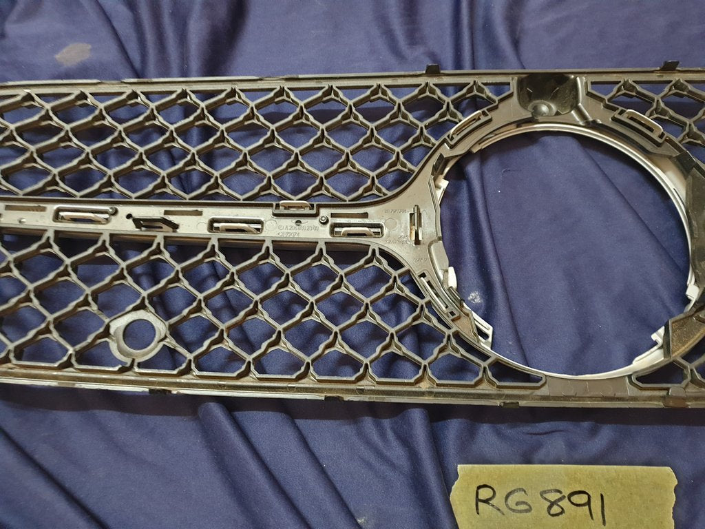 Mercedes-Benz C-Class W206 Radiator Grille - Broken Mesh