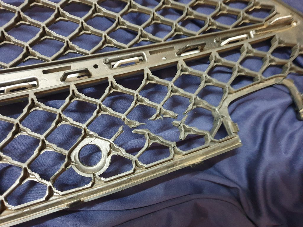 Mercedes-Benz C-Class W206 Radiator Grille - Broken Mesh