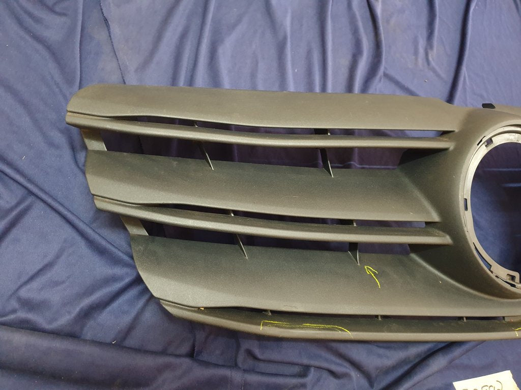 Mercedes-Benz V-Class Vito W447 Radiator Grille - Warped, paint spill