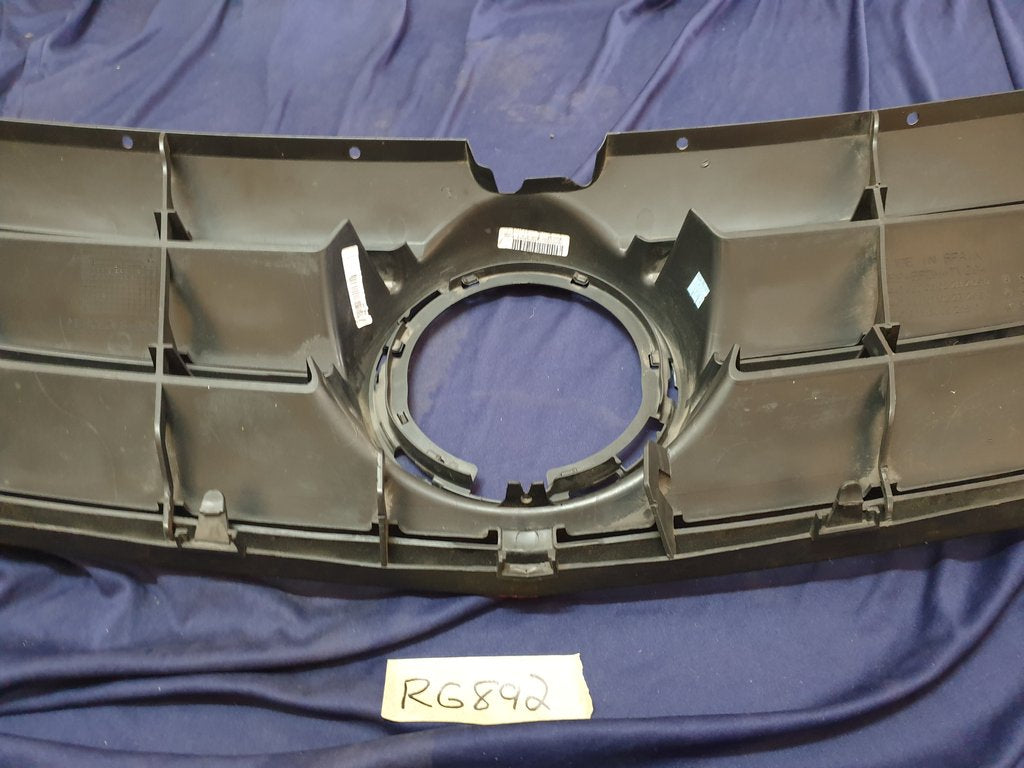 Mercedes-Benz V-Class Vito W447 Radiator Grille - Warped, paint spill