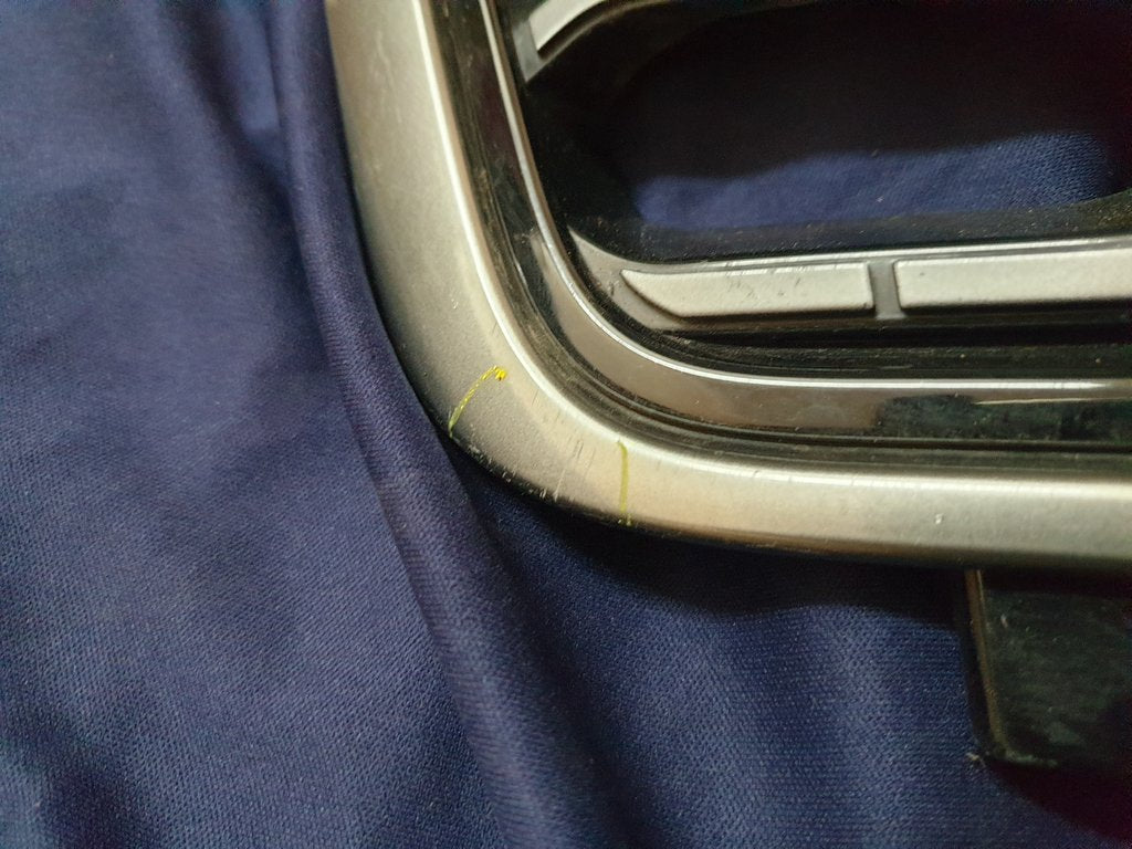 Land Rover Range Rover Radiator Grille - Light Wear and Tear