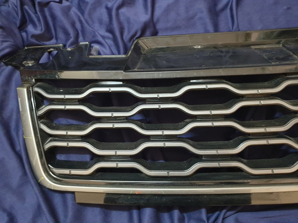 Land Rover Range Rover Radiator Grille - Light Wear and Tear