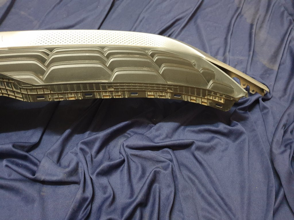 KIA Seltos Radiator Grille - Wear and Tear, Small scratches