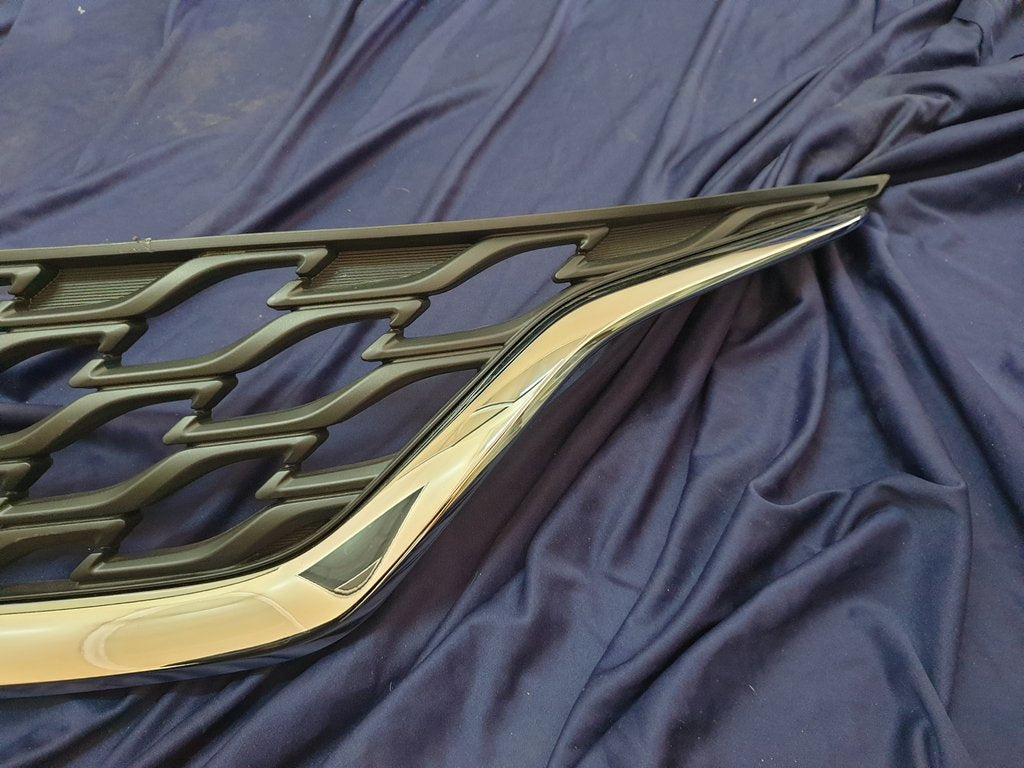 Suzuki Baleno Radiator Grille - Chrome Moulding Ruined