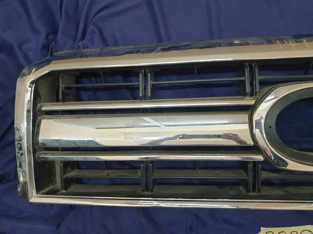 Toyota Aftermarket Land Cruiser Radiator Grille - Light Wear and Tear