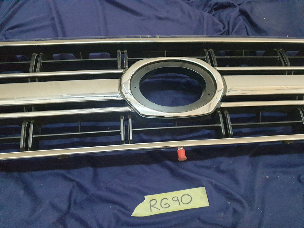 Toyota Aftermarket Land Cruiser Radiator Grille - Light Wear and Tear