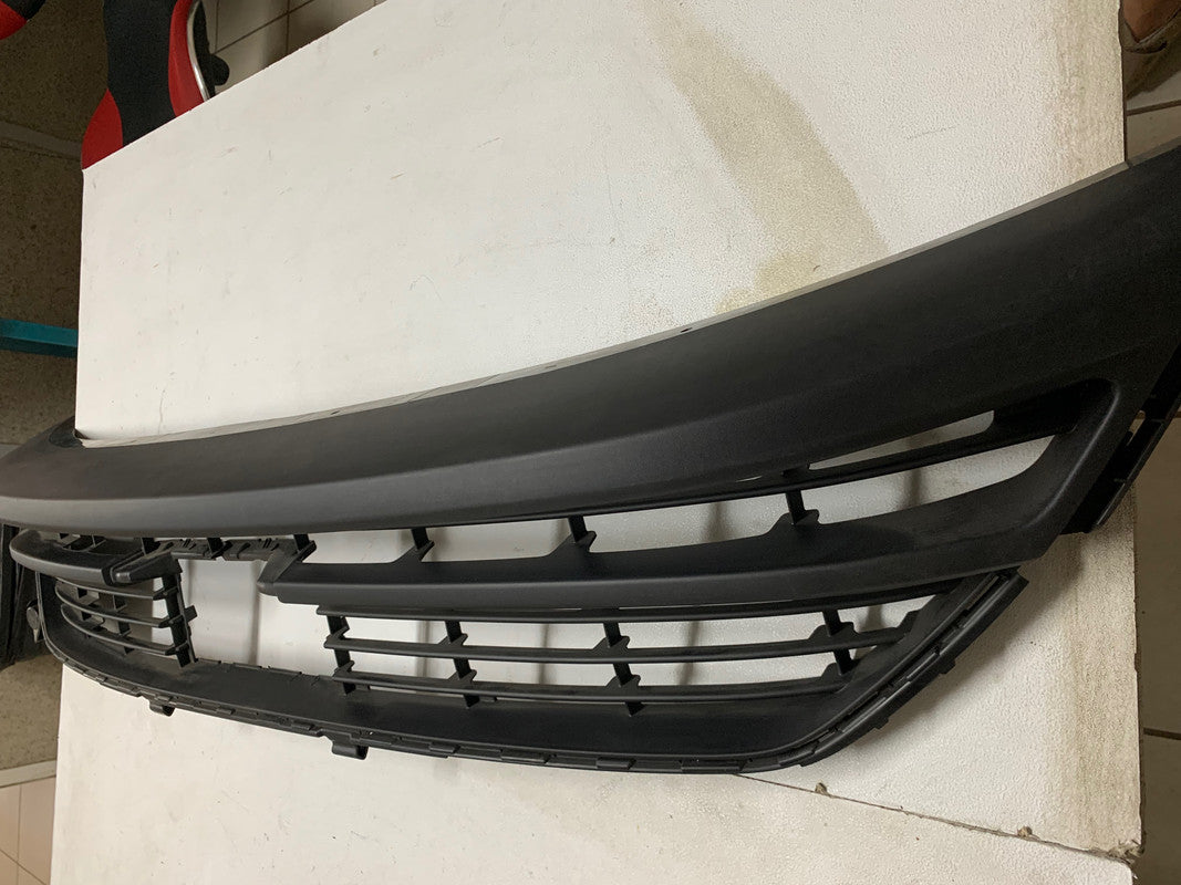 Original Used Opel Grandland X 2018 Front Bumper Lower Grille