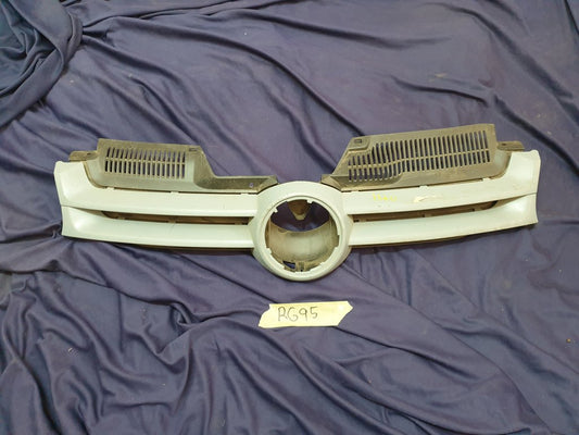 Volkswagen Aftermarket Golf V Mk5 Radiator Grille - Wear and Tear