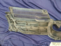 Volkswagen Aftermarket Golf V Mk5 Radiator Grille - Wear and Tear