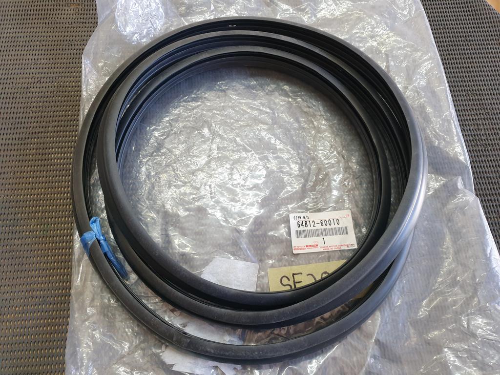 Toyota Land Cruiser Rear Windscreen Sealing Rubber