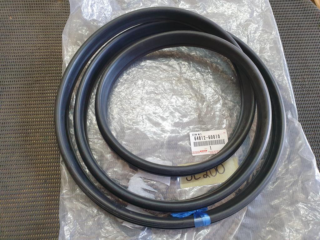 Toyota Land Cruiser Rear Windscreen Sealing Rubber