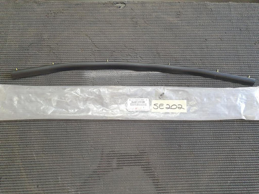 Toyota Hilux Centre Front Bonnet Rubber