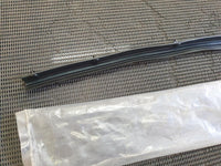 Toyota Hilux Centre Front Bonnet Rubber