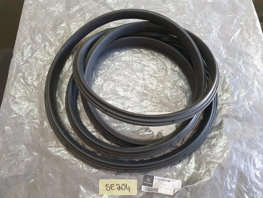 Mercedes-Benz Sprinter W907 Right Front Door Sealing Rubber
