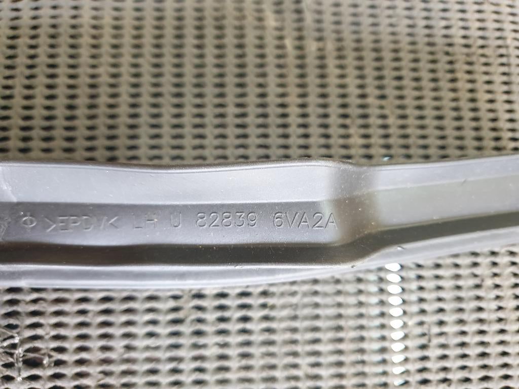 G×material Original New Nissan Magnite Left Rear Fender Rubber Seal – Eazy