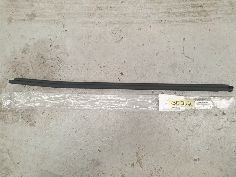 Original New Toyota Hilux 2025 Left Front Door Glass Outer Weather Strip Seal Moulding