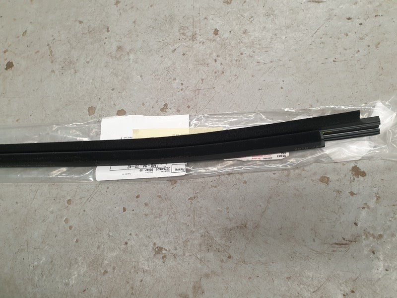 Original New Toyota Hilux 2025 Left Front Door Glass Outer Weather Strip Seal Moulding