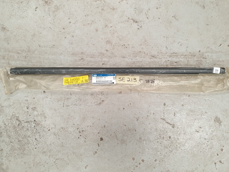 Original New Ford Range Rover 2023 Left Front Door Glass Outer Weather Strip Seal Moulding