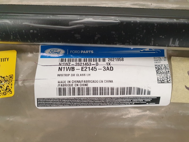 Original New Ford Range Rover 2023 Left Front Door Glass Outer Weather Strip Seal Moulding