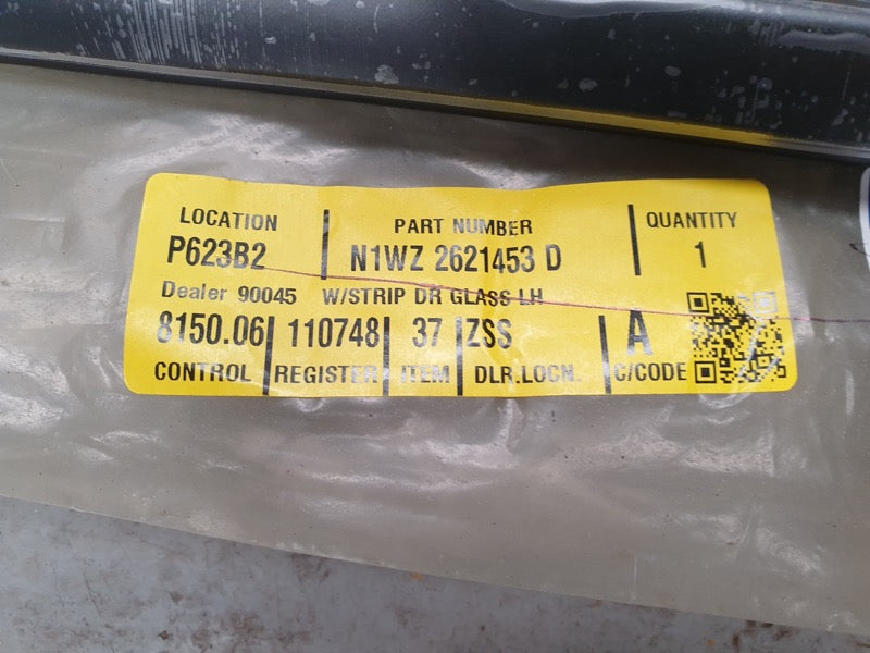 Original New Ford Range Rover 2023 Left Front Door Glass Outer Weather Strip Seal Moulding
