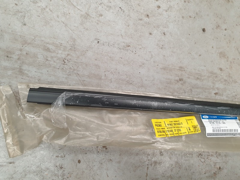 Original New Ford Range Rover 2023 Left Front Door Glass Outer Weather Strip Seal Moulding
