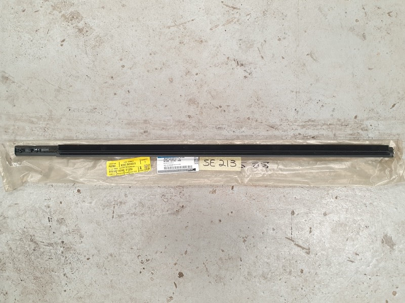 Original New Ford Range Rover 2023 Left Front Door Glass Outer Weather Strip Seal Moulding