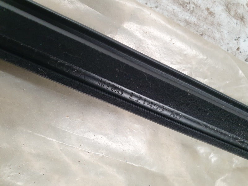Original New Ford Range Rover 2023 Left Front Door Glass Outer Weather Strip Seal Moulding