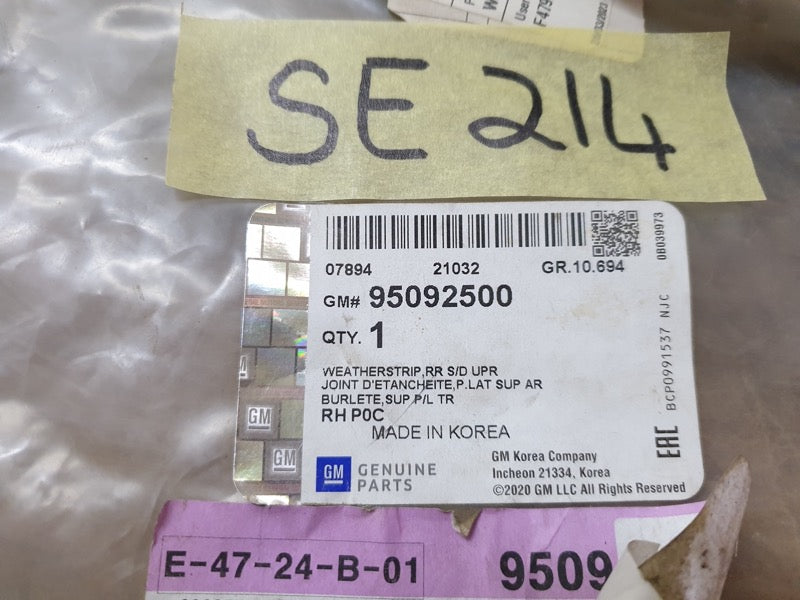 Original New Chevrolet Captiva 2011 Right Rear Door Surrounding Rubber Seal