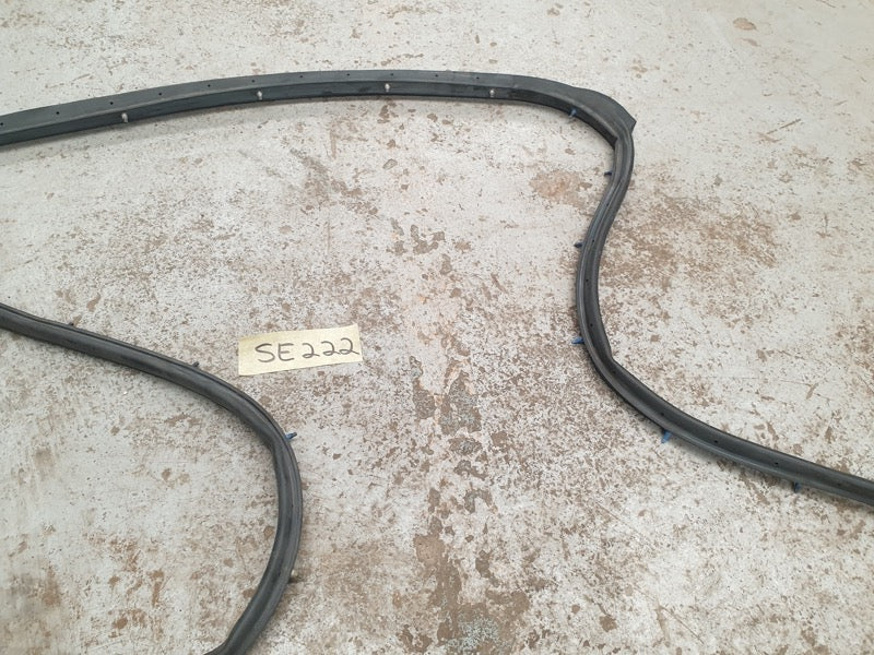 Original Used Toyota Hilux Right Rear Door Weather Strip