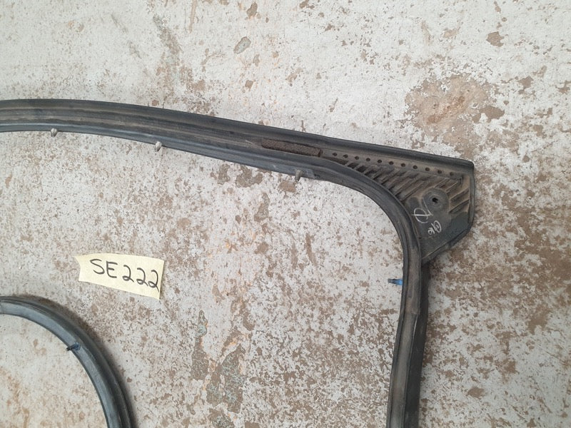 Original Used Toyota Hilux Right Rear Door Weather Strip