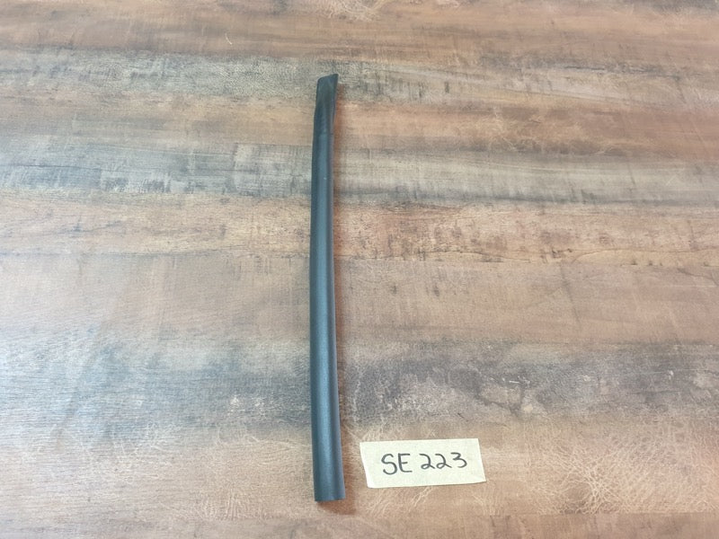 Original Used Toyota Hilux Right Centre Door Weather Strip