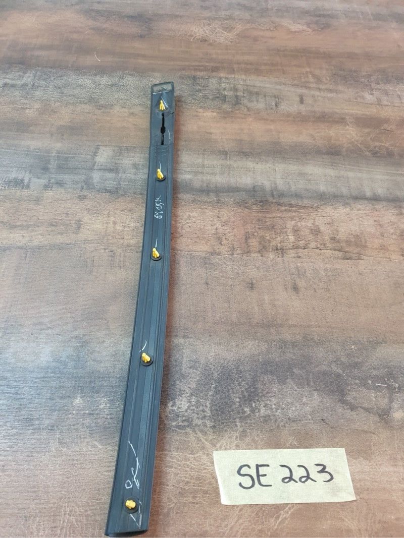Original Used Toyota Hilux Right Centre Door Weather Strip