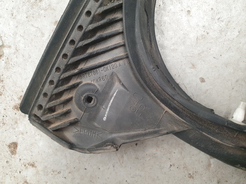 Original Used Toyota Hilux Right Front Door Weather Strip