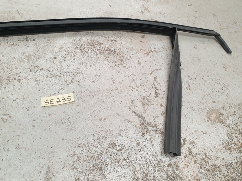 Original New Volkswagen Polo VI Right Front Door Window Channel