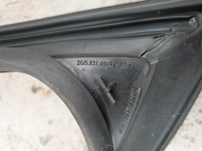 Original New Volkswagen Polo VI Right Front Door Window Channel