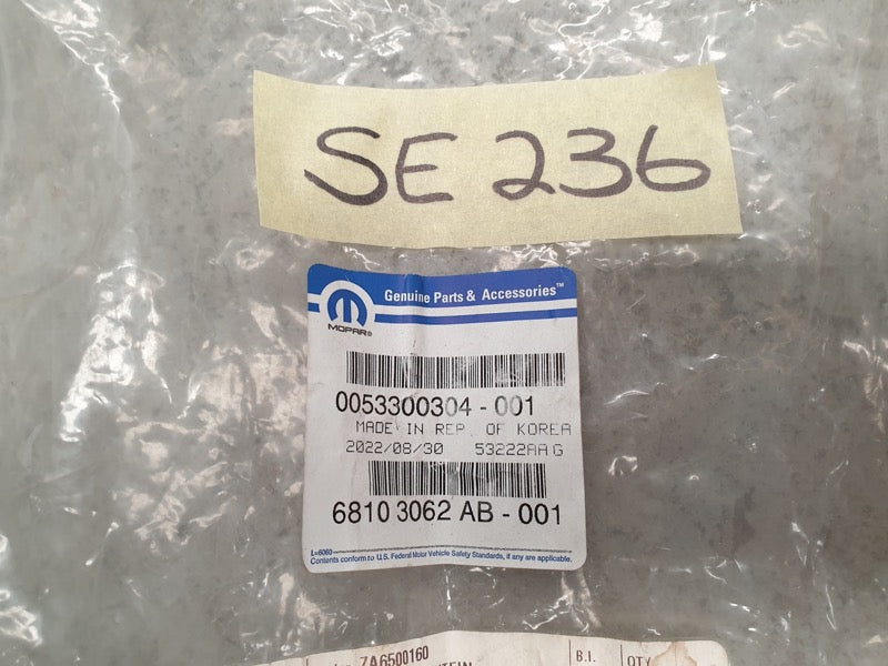 Original New Jeep Cherokee 2019 Right Front Door Surrounding Rubber