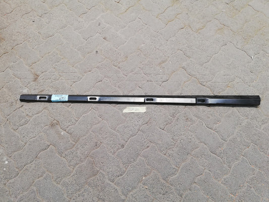 Volkswagen Golf 7 2016 Left Side Sill Skirt Plate