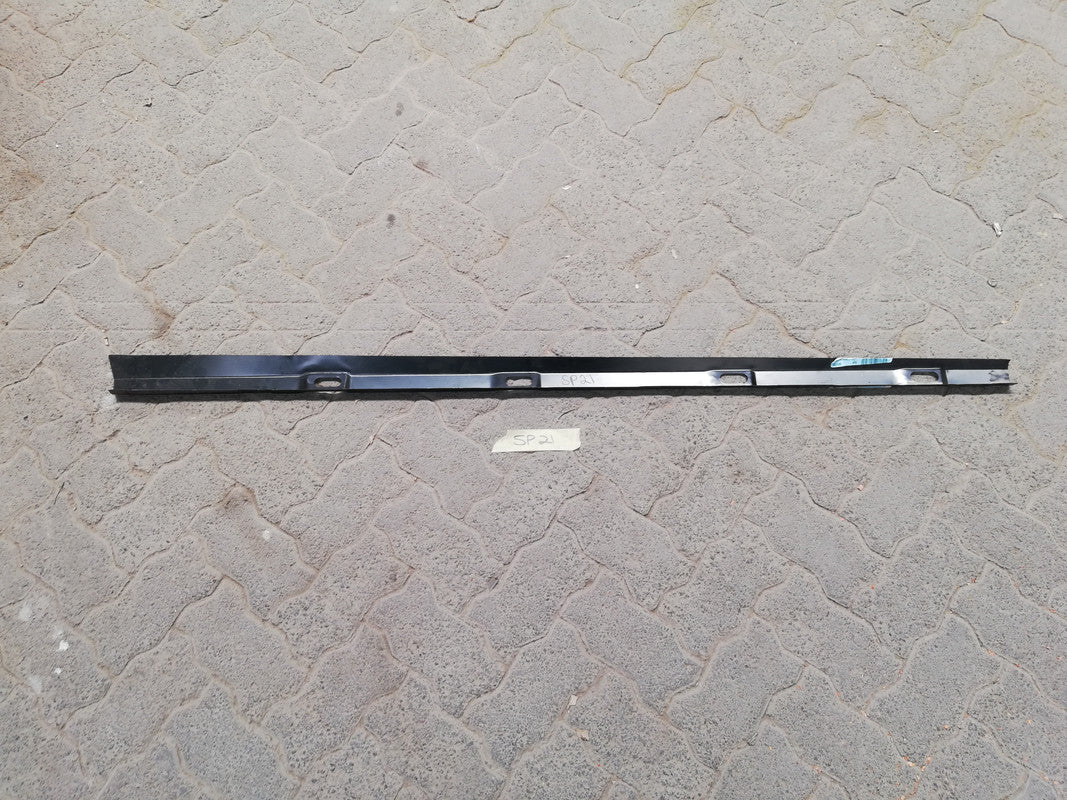 Volkswagen Golf 7 2016 Left Side Sill Skirt Plate