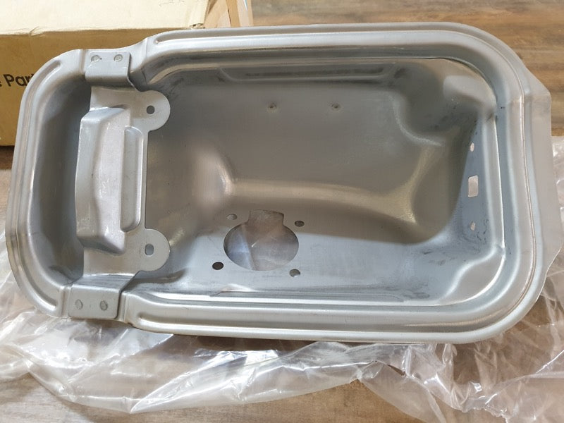 Original New Hyundai H1 Transporter Fuel Filler Housing