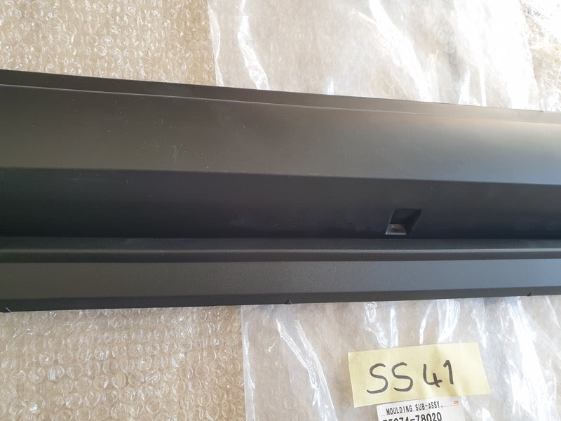 Original New Lexus NX 200 Left Front Door Lower Moulding