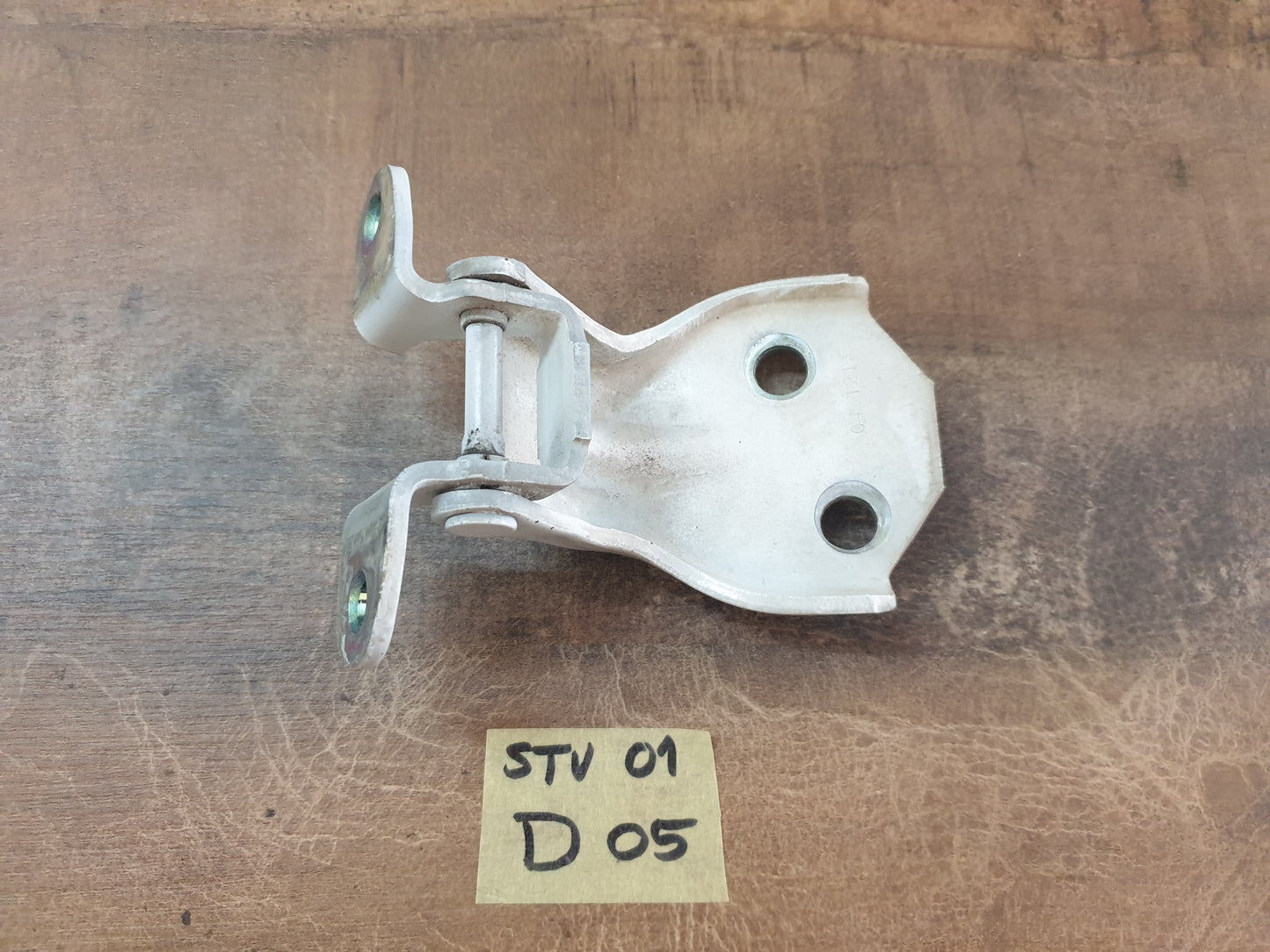 Isuzu D-Max 2021 Original Used Door Components - Slight Damage or Wear and Tear