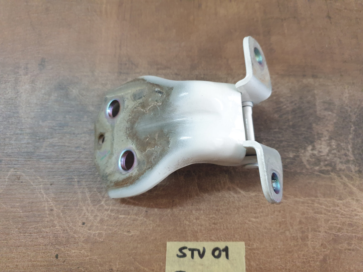 Isuzu D-Max 2021 Original Used Door Components - Slight Damage or Wear and Tear