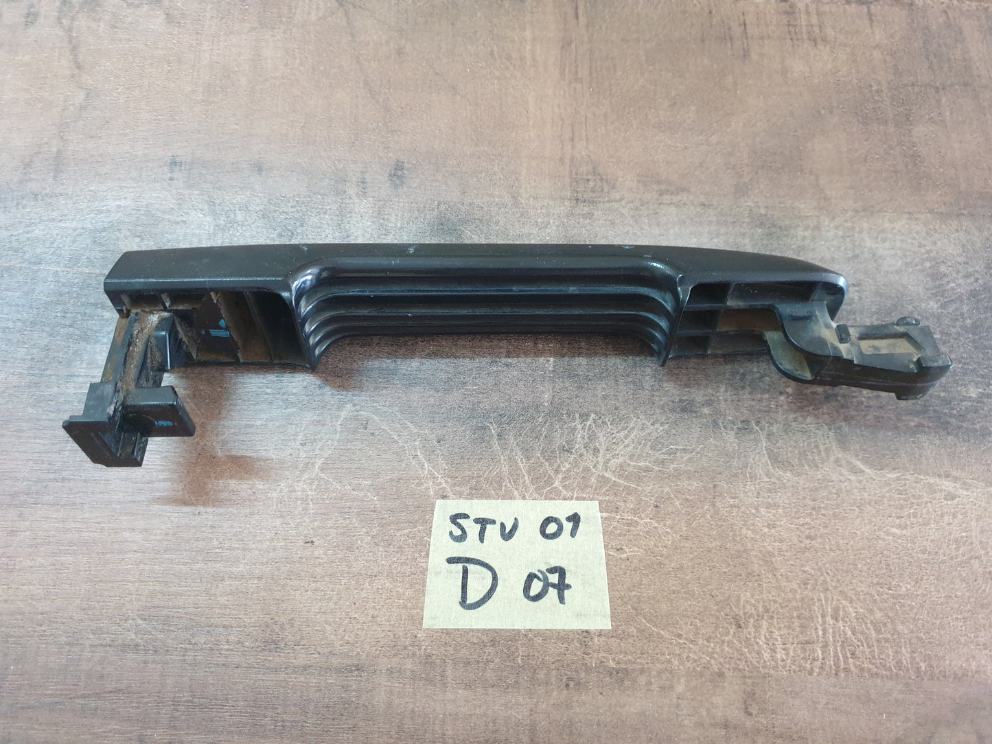 Isuzu D-Max 2021 Original Used Door Components - Slight Damage or Wear and Tear