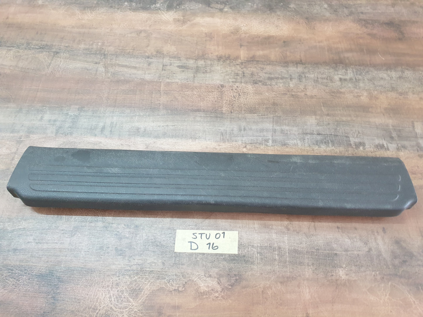 Isuzu D-Max 2021 Original Used Door Components - Slight Damage or Wear and Tear