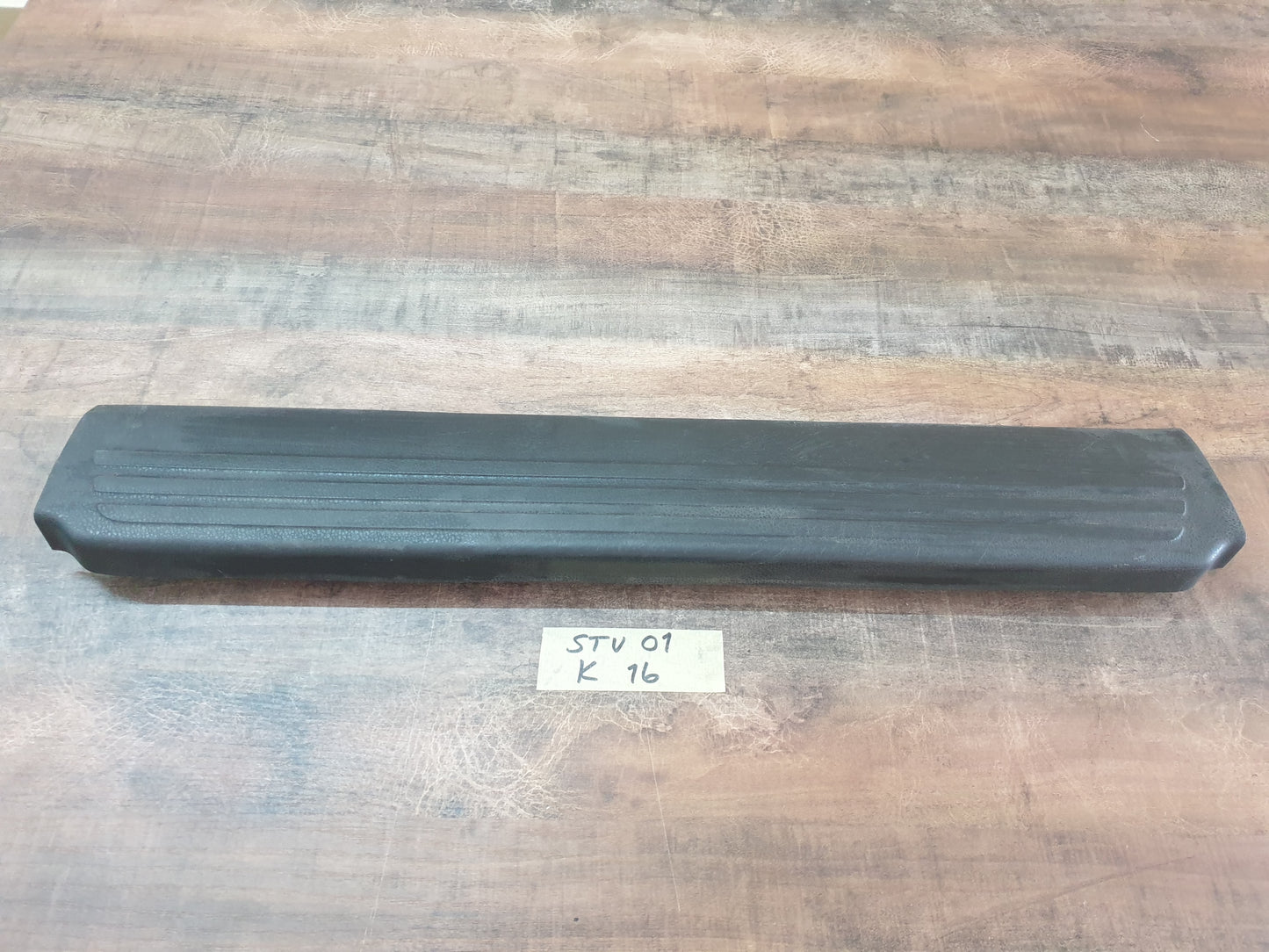 Isuzu D-Max 2021 Original Used Door Components - Slight Damage or Wear and Tear