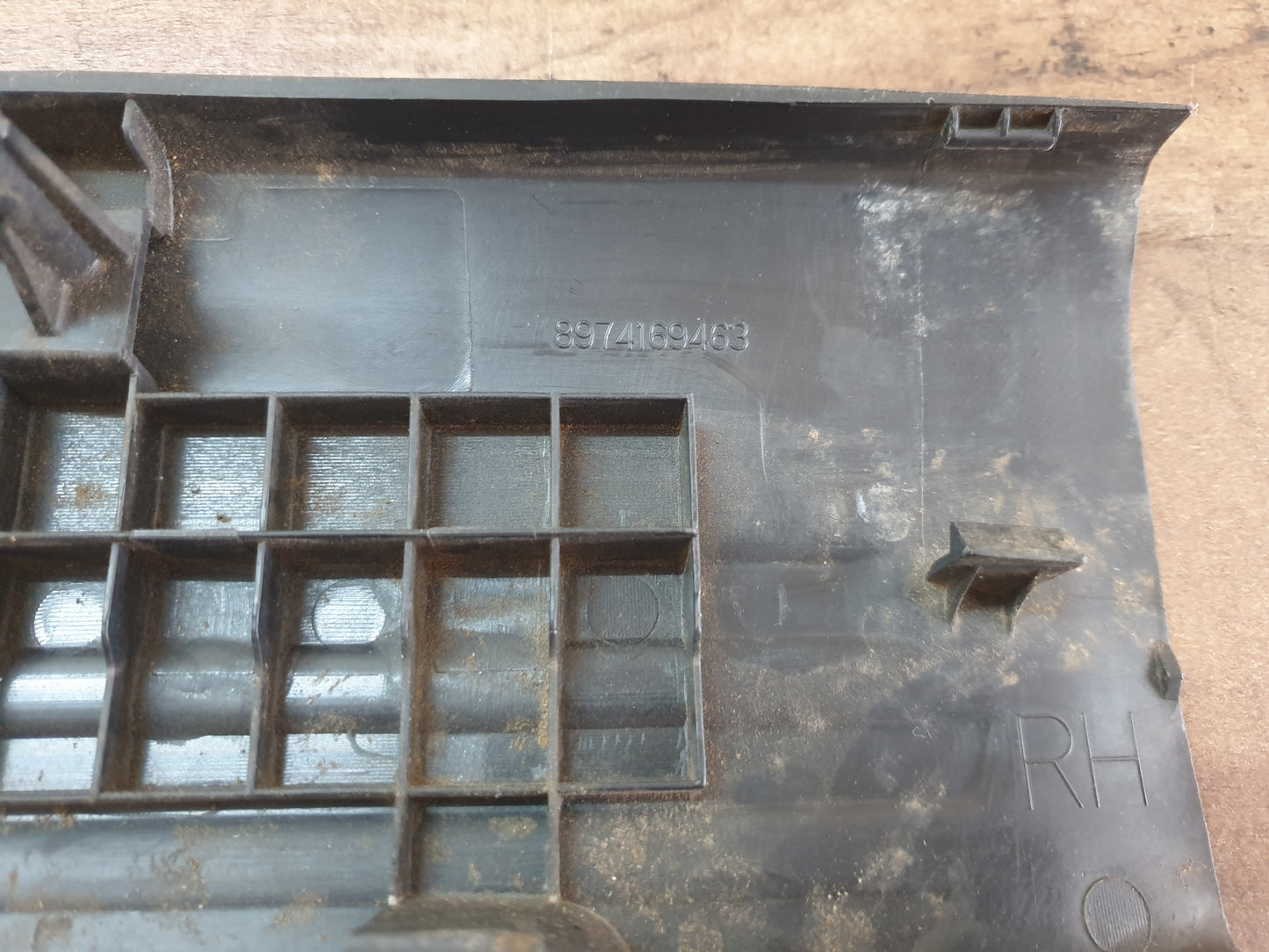 Isuzu D-Max 2021 Original Used Door Components - Slight Damage or Wear and Tear